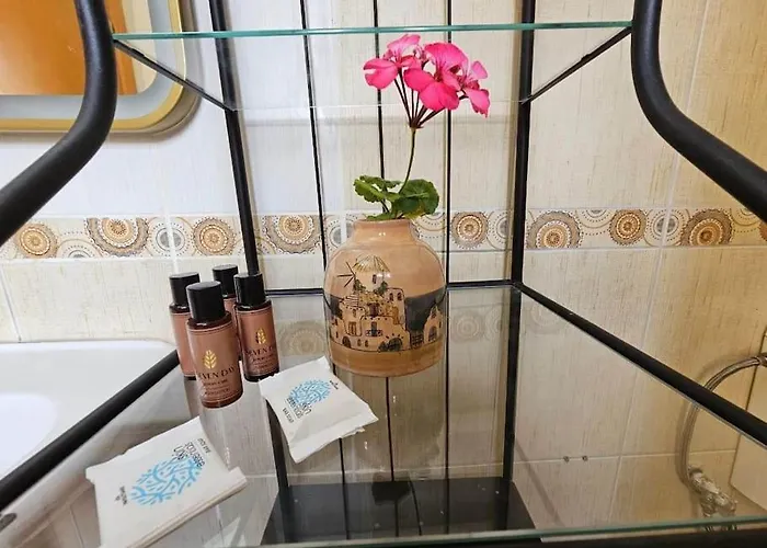 Cozy In Center Himara